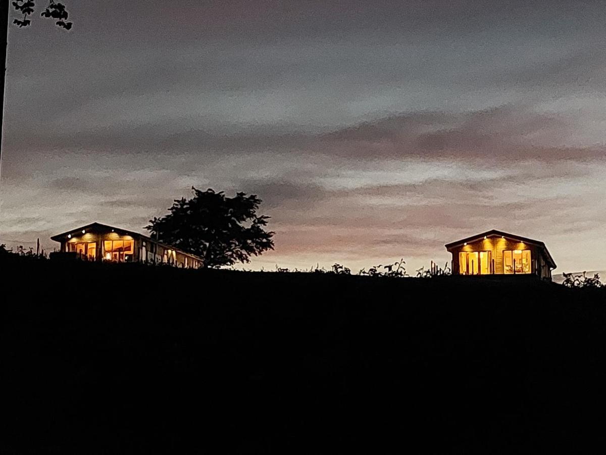 Luxury Family Beechwood Lodge With Hot Tub Lochwinnoch 외부 사진