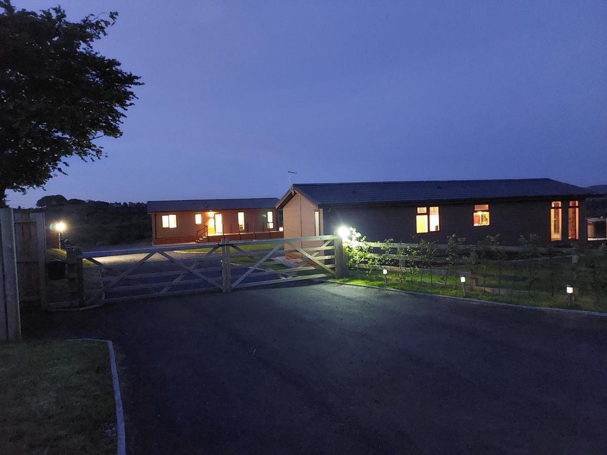 Luxury Family Beechwood Lodge With Hot Tub Lochwinnoch 외부 사진