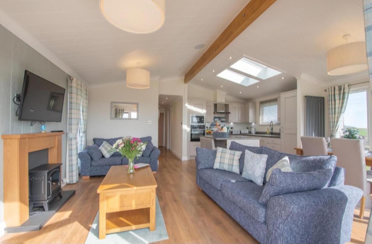 Luxury Family Beechwood Lodge With Hot Tub Lochwinnoch 외부 사진