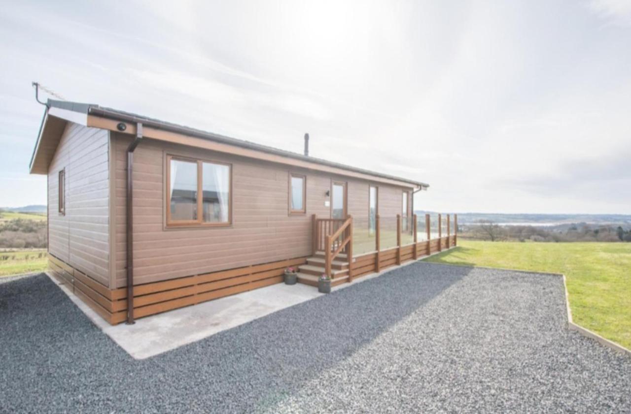 Luxury Family Beechwood Lodge With Hot Tub Lochwinnoch 외부 사진