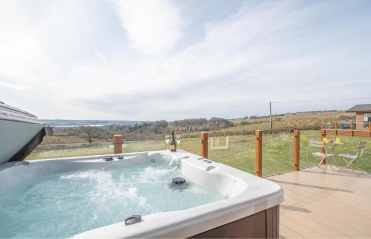 Luxury Family Beechwood Lodge With Hot Tub Lochwinnoch 외부 사진