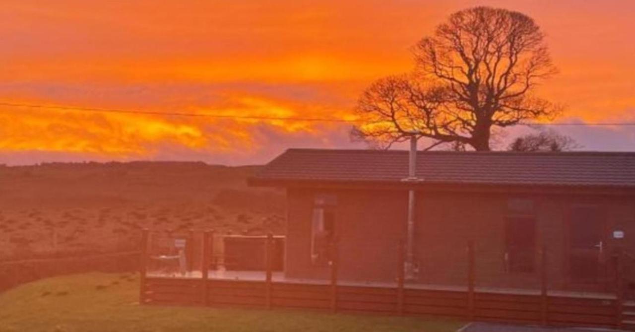 Luxury Family Beechwood Lodge With Hot Tub Lochwinnoch 외부 사진